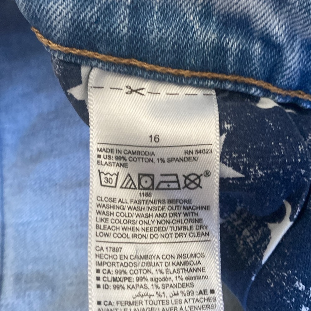 Old Navy Boyfriend jean shorts. Size 16 with American Flag Pockets. - Picture 5 of 5